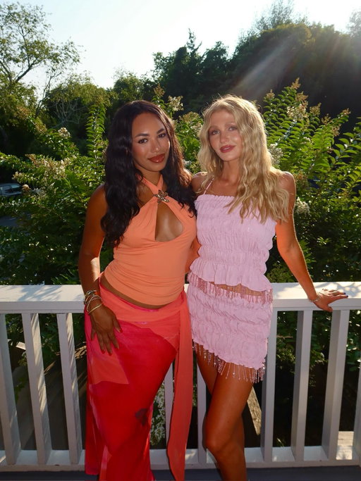 Introducing The Jaz & Halley Edit 🩷🌴

An edit brought to you by podcasters, style icons and now your new wardrobe curators. From NYC to the tropics. Shop the edit online now! #peppermayo