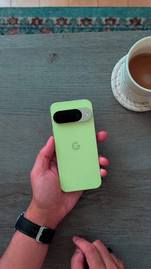 This lemongrass color on the Pixel 10 is so nice -- and it was captured well by the Pixel 10 Pro, which was easily mounted for overhead shots on an Ulanzi tripod via Pixelsnap! We heard you like Pixels...

#pixel10 #pixel10pro #googlepixel #madebygoogle #googlepixel10 #unboxing #ulanzi @madebygoogle @googlepixel @ulanzi.global