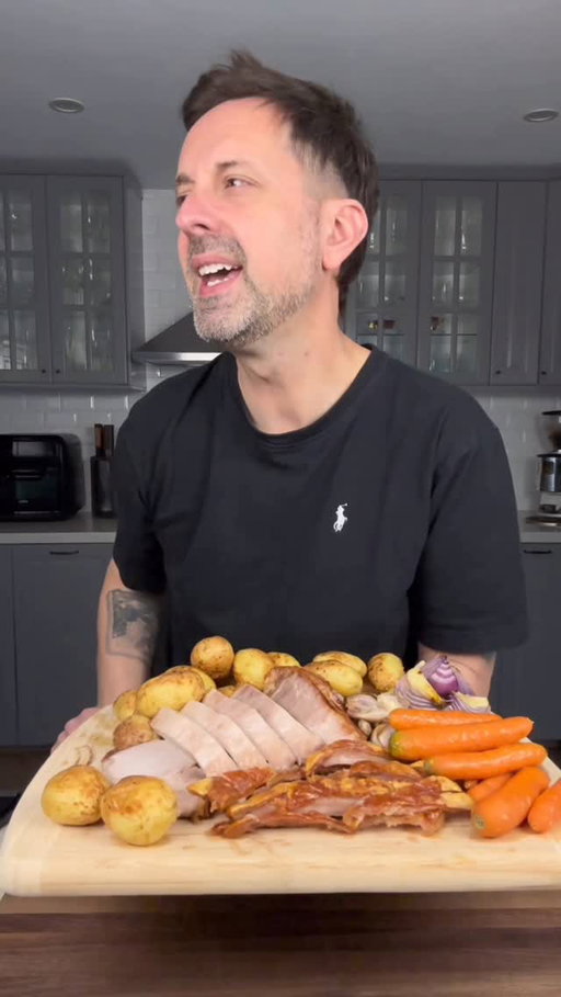 20 Minute Roast Pork & Veggies Challenge! Plus Pork Dumpling sandwiches for school lunches with the leftovers.

The time saved not having to roast a pork at home, priceless.  I air fried some veggies plus the Riverview Farms Roast Pork with crackling to create a delicious Roast Pork Dinner and with the leftovers I made Roast Pork dumpling sandwiches.

You can pick up your Riverview Farms Roast Pork at the Coles Deli hotbox section. This roast pork is enough for 6 peeps with a little leftover for school lunches the next day.

#RiverviewFarmsHotPorkRoast #BetterByACountryMile
#RiverviewFarms #ad #georgegeorgievski #roastporkbuddhabowl #buddhabowl