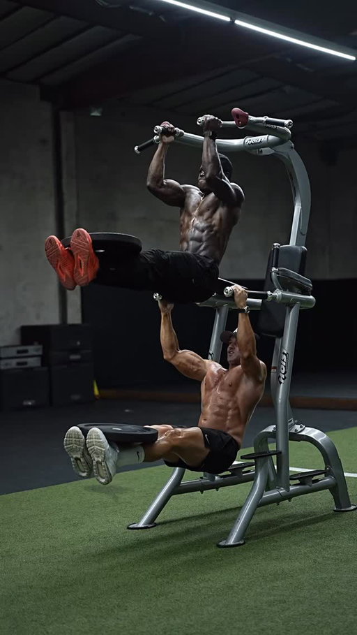 Hanging Core Work! (Share This) 
-
Which of these weighted core variations you think was the toughest fam? 
-
Gym: @globalfitnessstudio
🎥: @rfmediasolutions
-
#fitness #workout