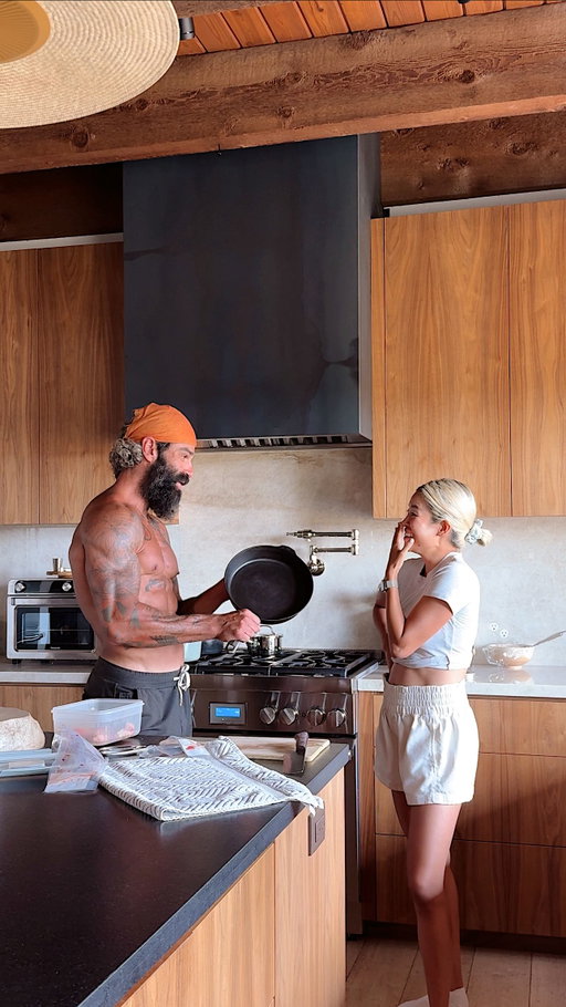 We’re just two different people…😅

#castiron #castironcooking #clean #cleaning #couples #relatable #comedy #husbandandwife #castironlife