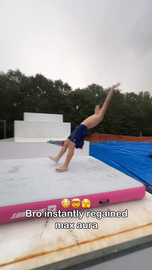 Athleticism kicked into high gear 😭👀

( via -parkour_parker/TT)