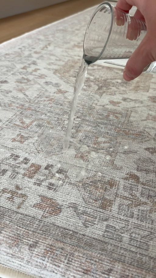 Spillproof and washable.

📸 @moderncrumb 
Rug: Marcel — Ivory/Multi

#madefortogether