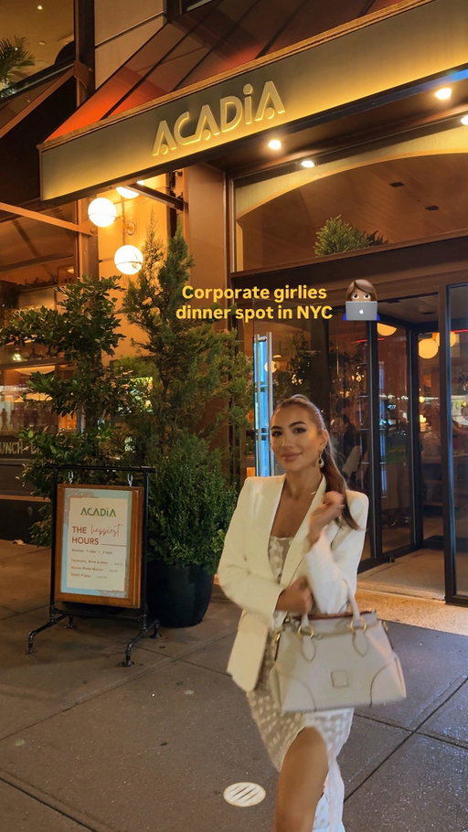 Where do we girls take business meetings these days?! @acadianyc (The table-side hummus is the best I tried in NYC!) 
@chefdrivenhospitality via @invyted.app ⬅️
.
@chelseaseymone.5 and I both wearing our @dooneyandbourke bags 🧡 

#acadianyc #chefdrivenhospitality