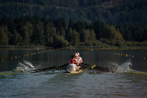 10/10 excited to line up with the ponies in less than a month in the women’s eight… and TEN entries in the event means competition will be fierce! Let’s go!

📷: @bethwhiteheadphoto / @rowingcanada