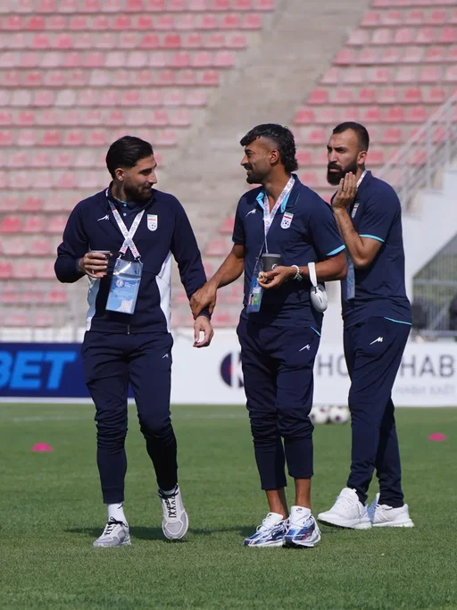 .

📸 تیم ملی فوتبال ایران 📸 لحظاتی قبل وارد ورزشگاه استادیوم مرکزی حصار شد ⚽

#تیم_ملی #فوتبال #کافا