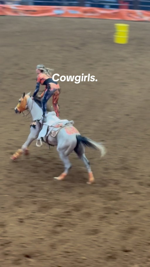 Takes grit to pull off what this cowgirl did 🐎 
#trickriding #rodeo #barrelracer