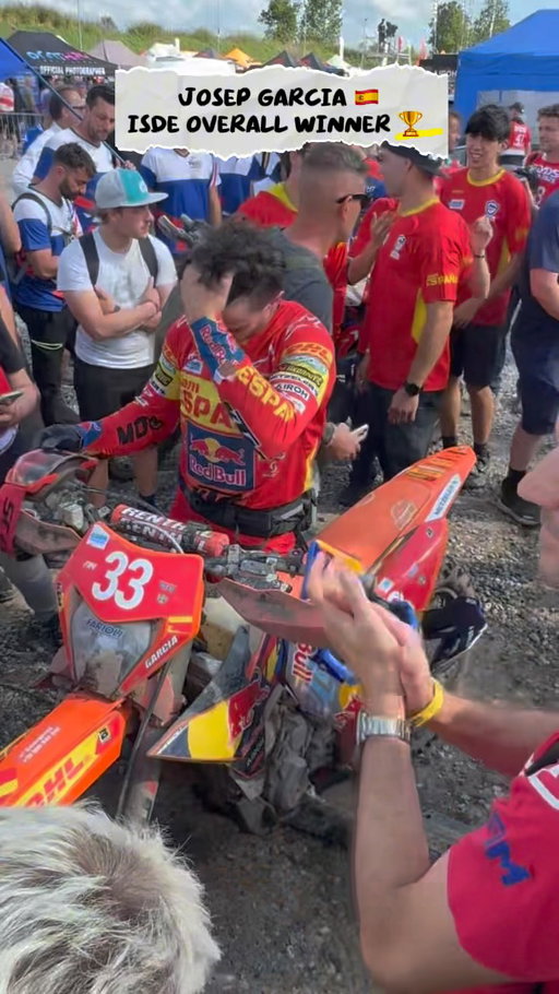 🇺🇸 ISDE 2025 Final Moto Recap! 🏆 Team USA dominated Day 6 with a sweep of the podium:  🥇 Dante Oliveira 🥈 Mateo Oliveira 🥉 Grant Davis 
Spain’s Josep Garcia finished 10th in the final moto but held off Italy’s Andrea Verona to claim the overall ISDE victory. 🇪🇸🔥
Italy still came out on top in the World Trophy, earning gold 🥇, with Team USA finishing 4th. 
And the USA Women’s World Trophy Team? Absolutely unstoppable – crushing the field by 30+ minutes over Team Australia! 💪🇺🇸👑 Full video link in Bio. 
#ISDE2025 #FIMISDE #TeamUSA #Enduro #Motocross #OffRoadRacing #DanteOliveira #MateoOliveira #GrantDavis #JosepGarcia #AndreaVerona #WorldTrophy #WomenWorldTrophy

ISDE Content Sponsors
AcerbisUSA: @acerbisusa SIDI: @sidimotousa FMF: @fmf73 Nuetech: @nuetechofficial