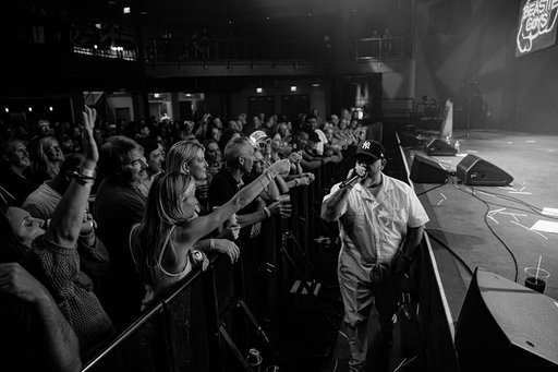 So thankful to get to do what I do. Thanks to everyone who made this show happen and shoutout to everyone who came and danced and sang along all night. I love my brothers in @thebeastiegoys and we rocked the shit out of @marsmusichall. I love comedy but damn if doing this don’t give it a run for its money. More to come! 📸 @mikezero6