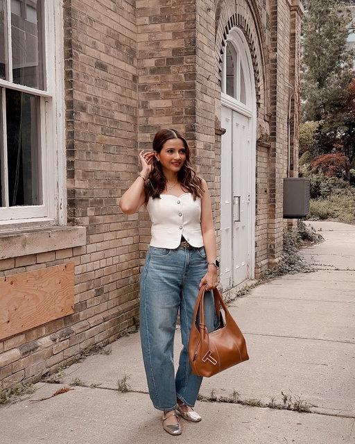 Am I the last person to try barrel-jeans? 

When @spanx launched their SPANXshape™ Authentic 360 Barrel Leg Jeans, I knew I had to try them – the built-in shaping panels for stomach, waist and back are such a fab feature! This is one pair I know I’ll be styling on repeat all through Fall 🍂

#ootd :
top @commense.official 
bag @letanneur 
jeans @spanx #spanxpartner 
shoes @ketchshoes.ca

#ootd #fallstyle #fallfashion #outfitinspo #styleinspo #canadianstyle #falloutfits #barreljeans #spanxjeans #denimstyle #wardrobestaples #casualstyle #modernstyle #elevatedbasics #torontofashionblogger 

Follow my shop @ellaprettyblog on the @shop.LTK app to shop this post and get my exclusive app-only content!
https://liketk.it/5mGlr

@shop.ltk