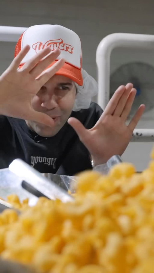 Let us take you for an INSIDE LOOK at the #Wavers snack creation process at our factory in York, PA courtesy of founder @daviddobrik !! — We love our manufacturing partners at @hanoverfoods & had an INCREDIBLE day prepping our new @costco club size WAVERS bags ahead of this weekend’s #costco #roadshow in Teterboro, NJ and Leesburg, VA! Head into #costco all weekend long to taste test #wavers! Let’s GO!! 🧀🍕

🎥 @greggant.dp @adhavsentertainment @theinfluence 🎞️

#daviddobrik #wavers #factory #plant #costco #bickels #snackfoods #virginia #newjersey #pizza #pickle #doughbrickssnacks #doughbriks #snacks #chips
