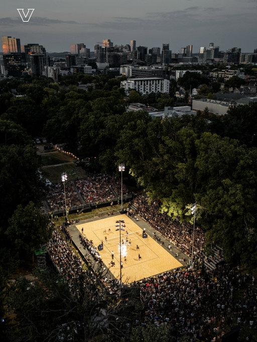 Volleyball under the Nashville skies 😍

#AnchorDown