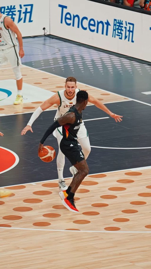 Dennis shakin’ and bakin’ 😮‍💨

#EuroBasket