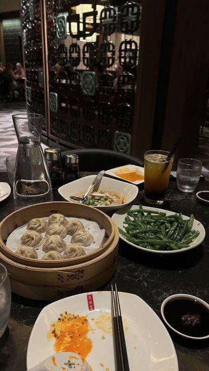 this place is a 1000/10 🥟🍱 

@dintaifungusa #dintaifung #foodie #dumplings #couple #relatable