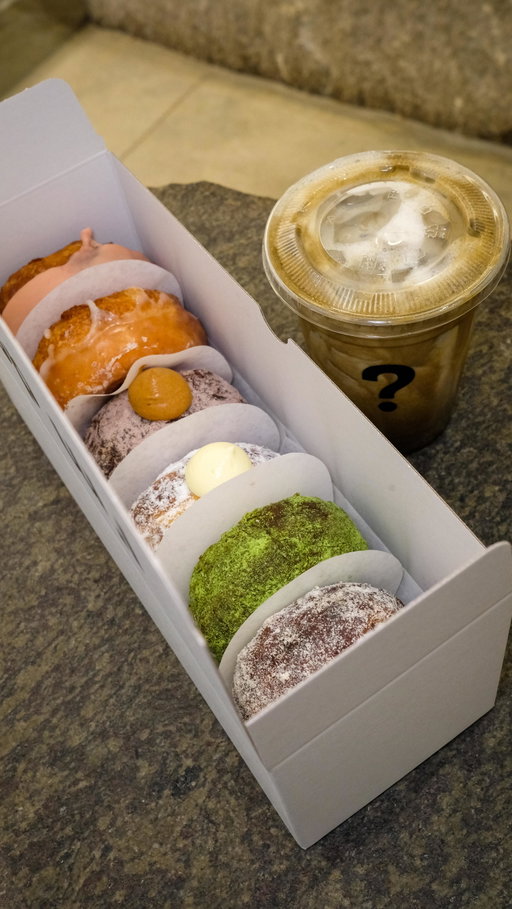I finally got to try the viral donuts from Japan! This is I’m donut with its first U.S. location in Times Square! It’s so popular that there was already a long line forming before the store even opened. I had tried going when I was in Tokyo but the lines were so insane that I didn’t get to try it until now. They are known for their signature “nama” donuts known for its super light, airy and soft in texture. I really enjoyed these donuts and thought they were worth the hype. 

Box Set A $34
* Caramel Espresso Cream
* Custard
* Glazed
* I’m donut ? Matcha
* Strawberry Chocolate
* I’m donut ? Original
Hojicha Latte $7.50
NY BLT $13
📍 154 West 45th Street (between Sixth and Seventh Avenues), NY, NY 10036
Hours are 10 am - 10 pm, everyday
#nycdonuts #timessquarenewyork #imdonut #nycdesserts #nycfoodie #nyceats
