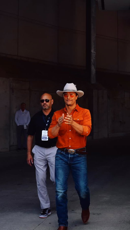 Hellooooooo, @officiallymcconaughey 🤘