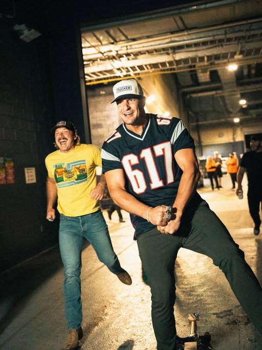 One week since Morgan Wallen, Gronk, and the most epic Gronk guitar spike we’ve ever seen 🎸😂

📷: Matt Paskert
