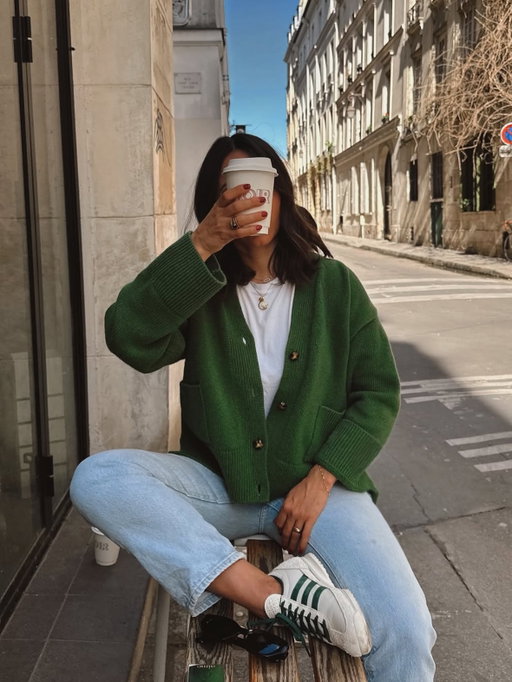 Welcome to my favorite outfits for this prefall 
Je vous présente aujourd’hui une sélection de mes looks de demi-saisons à adopter pour cette rentrée, des tenues et styles intemporels que j’affectionne toujours autant. Mon conseil : Opter pour de belles pièces intemporelles, c’est l’assurance d’un dressing à la fois chic et durable, où chaque vêtement trouve sa place pour des  looks toujours  canons. Et bien sûr, on a aussi le droit de se faire plaisir, j’ai déjà deux trois belles pièces en tête et j’ai fait un craquage complet ! Votre look préféré ? 
Ootd outfit Pinterest #pinterestoutfit french girl #outfitsubmit