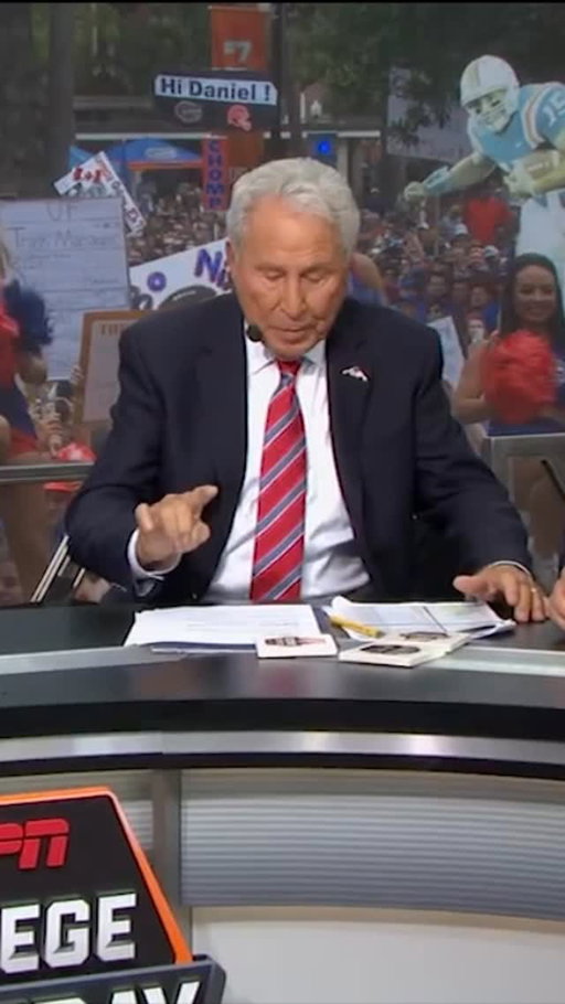 gimme that gator head forever

thank you, Coach Corso 🧡💙