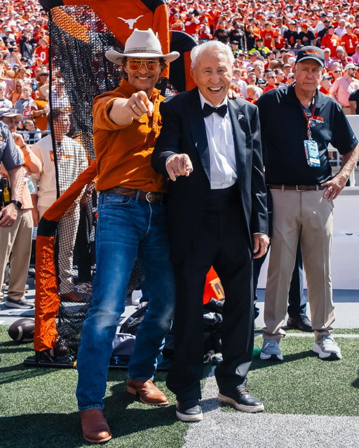 it’s been an honor, Coach 🤘🫡

#HookEm