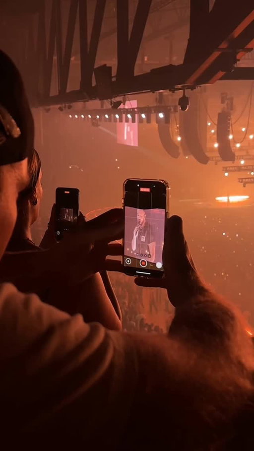 I kept seeing these cool iphone screen animation reels on Instagram and wanted to create one for a concert I had been to 😂✨Since I didn’t seem to figure it out on my own this time, I partnered with @fiverr 😍🔥 to find a freelancer that can help me out! visit Fvrr.co/wommack and use the code 10WOMMACK for 10% off your first order. #ad #ihiredfiverr #fiverr