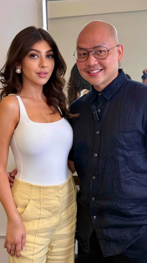 one of my favourite celebrity make up artists @danielmartin has such an incredible beauty hack for under eyes when I look at his celebrity clients none of their under eyes have lines or look powdery when he does concealer! So let me show you his beauty tip that he does on his clients such as Jessica Alba, Megan, Duchess of Sussex, Jessica Biel.
The makeup products used ;
The Essence @tatcha 
the brightening under eye cream @tatcha_jp 
my concealer is wake me up @rimmellondon 
My makeup brush is @yslbeauty 
@milanicosmetics s eyeshadow primer 
.
#makeup #makeuptutorial #undereyecircles #concealer #concealerhacks #celebritymakeup