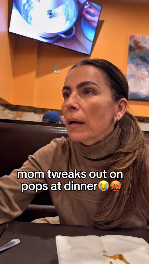 not at the dinner table😂🧛🏿‍♂️ she tweaked out in the pinned vid😅