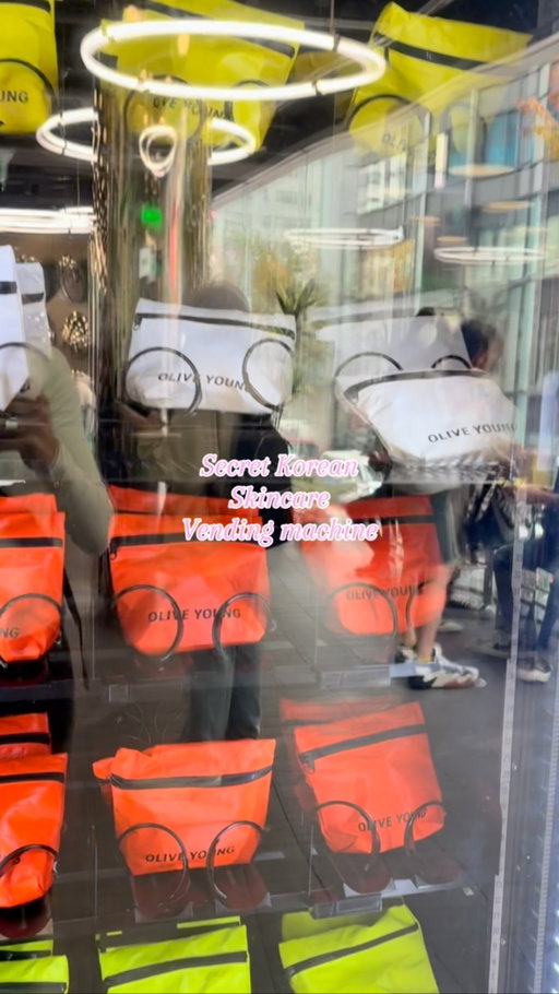 A secret free Korean skincare vending machine?! @oliveyoung_global @oliveyoung_official thanks for taking such good care of us! This is the Myeongdong location