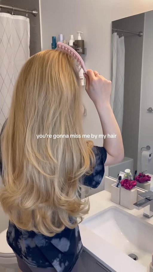 You’re gonna miss me by my hair 🙈 
.
.
.

.
#hair #haircare #haircut #haircolor #blonde #blondehair #blondegirl #polishgirl #hairgoals
