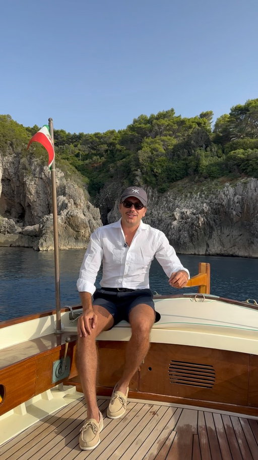 When navigating close to other boats at the anchor, it is good practice to reduce speed for safety reasons and to avoid disturbing other vessels with the wake generated by our propellers. 

#TheBespokeDudes #Nautiquette #Capri