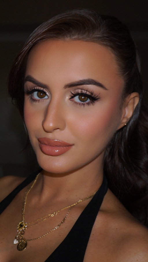 Baby shower glam 🩵 
MUA @vjosamua 
Hair stylist @makeuphairby_dk