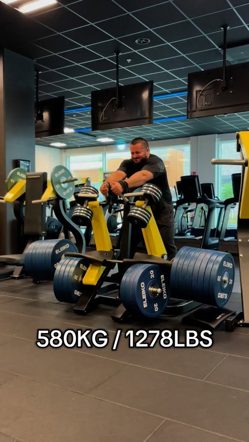 Maxxed out the gym 💀

#Gymmotivation #gymtok #fitness #bodybuilding #motivation #gym #strength