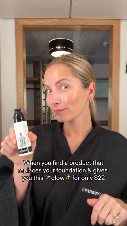 Foundation? Optional. Exosome Hydro-Glow Complex? Essential 🙂‍↕️ 

Formulated with technology once exclusively reserved for medi-clinics, our $22USD/£20GBP serum brings the results of a professional facial direct to your daily skincare routine.✨