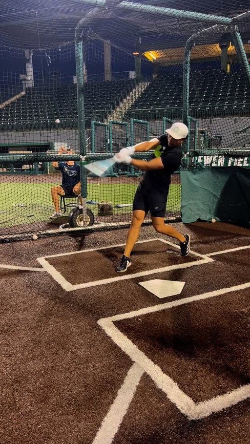 hacks under the lights🤘🏽 #baseball #college #usf
