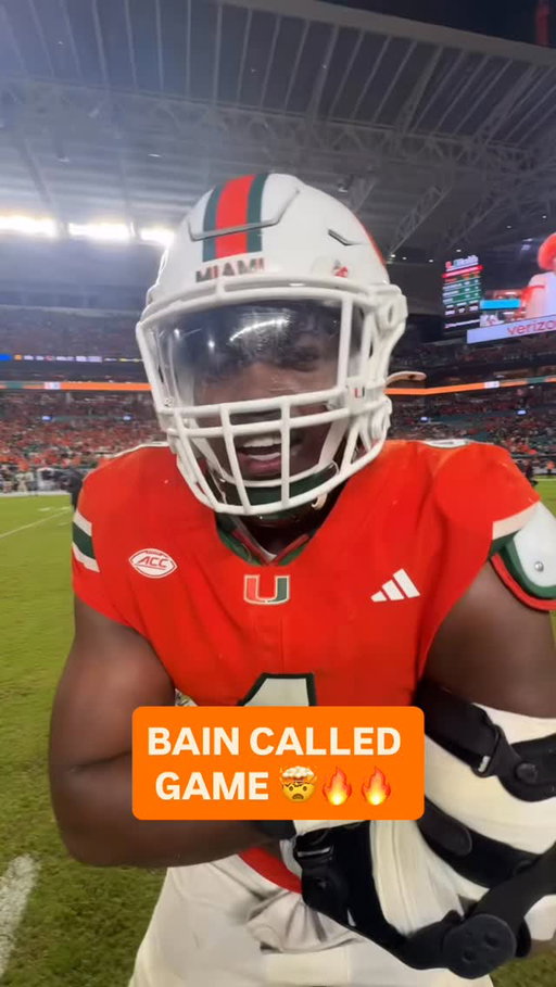 HURRICANE BAIN. BALL GAME 🤩🙌 @ba1nnn

Rueben Bain sacks the Notre Dame QB to end the ballgame. MIAMI WINS.