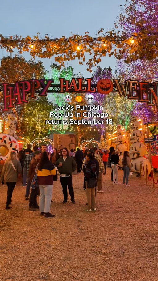 🍂🎃 Mark your calendars, Chicago — @jackspumpkinpopup opens September 18!

This is the city’s largest fall festival, packed with everything from a massive corn maze and carnival games to endless photo ops and seasonal cocktails. 

It’s one of the must-do things to do in Chicago this fall 👻

#chicagogram #thingstodoinchicago #chicagofun #chicagobucketlist #chicagofall #chicagohalloween #chicagoactivities #chicagofestival #jackspumpkinpopup