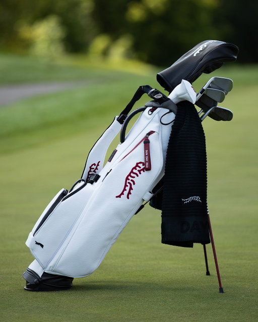 In limited-edition 100% genuine white leather, the Sun Day Red x Vessel Leather Sunday III Stand Bag LE elevates your walking experience with a blend of style, technology, and tradition in every detail. #SunDayRed #VesselGolf