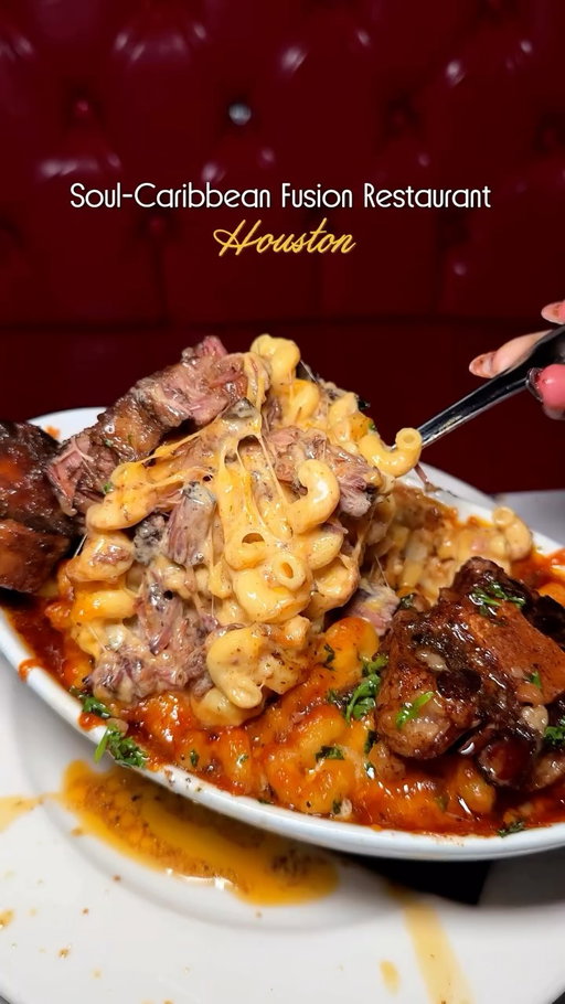 I’ve been drooling over @jordynsoulcafehtx new menu items on Instagram and let me tell you, they’re even better in person. That oxtail mac and cheese? Next level. Most spots in Houston play it safe with the same repetitive menus, but Jordyn’s always gives me something fresh, creative, and packed with flavor.

This Black woman–owned gem has been my favorite restaurant since I moved here, and it just keeps getting better. I ordered the jerk snapper and oxtail mac and cheese more than once before filming this because I had to make sure it wasn’t just a one-time hit. Consistency is everything, and they nailed it both times.

The jerk snapper? Crispy on the outside, perfectly seasoned with that jerk kick, and it stays crunchy even under the sauce. Chef’s kiss every single time. And if you love turkey necks like me, you’ll be happy to see them on the menu too. (And if they ever make jerk turkey necks, I’ll be first in line!)

I like going during café hours so I can really sit and enjoy my food without the rush, but no matter when you go, you’re in for something special. Houston is lucky to have this place, and if you’re just visiting, add it to your must-eat list. Trust me, you won’t be disappointed.
•
•
#houstonrestaurants #houston #houstonfoodblogger #houstoneats #htx #soulfood #foodporn #htxeats #htxeats #houstonfoodies #texasfood #explorepage #thingstodoinhouston #htown #fyp #foodblogger