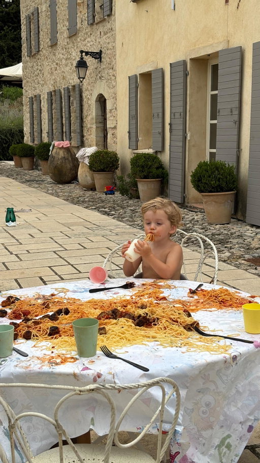 🍝 MESSY DINNERS from here on out apparently!! Would you try this with your kids? 😅🤣