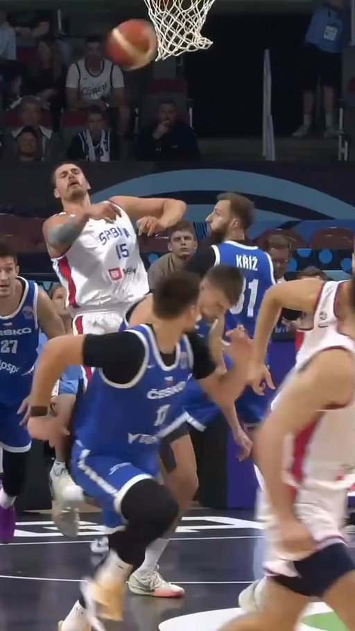 JOKIC FULL-COURT DIME FIRST PLAY OF THE GAME! 🤯

#EuroBasket