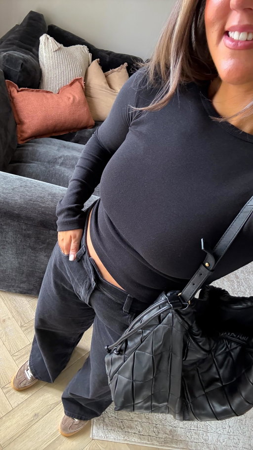 Me 🤝🏽 an easy co ord. GURLLL ur overthinking your outfits again. EASY DOES IT 

Full fit is @boohoo ad SOFYD works site wide, I’ll link everything on stories & save to SEPTEMBER highlights 🔗