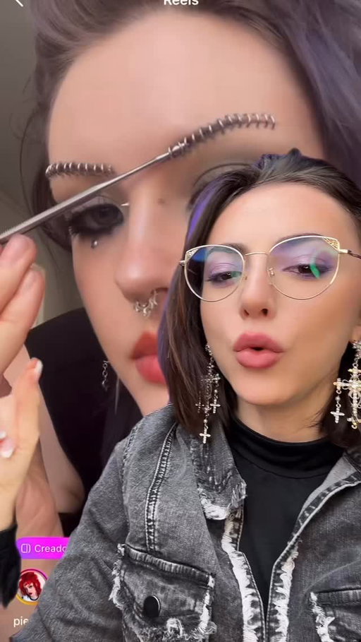 Toda la ceja llena de PIERCINGS?! sí señoras, volví a la mercería🤘🏻😎 eu me gustó mucho #makeuphacks #makeup #maquillaje IB @xknifeplay
