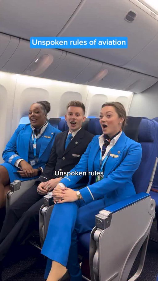 What’s your favourite unspoken rule? 😜 

#KLM #RoyalDutchAirlines #aviation #cabincrew