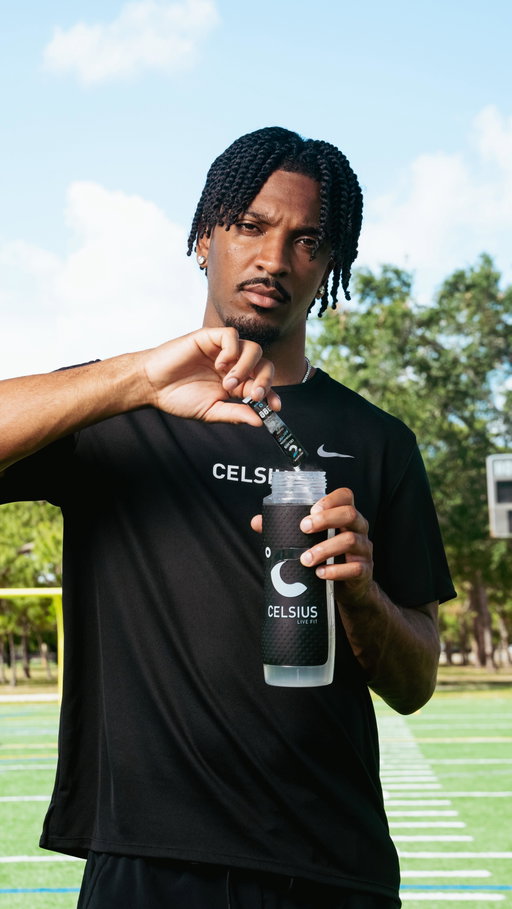 Hydrate. Hustle. GO!
CELSIUS HYDRATION - The ultimate hydration for every move. 
CELSIUS. LIVE. FIT. GO!