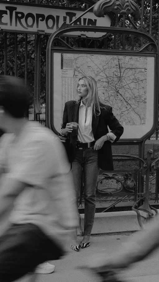 Back to school 🤓 Blazer + jeans le combo parfait pour Septembre 🤍 

#paris #parisienne #fyp #fashion #streetstyle #streetfashion #jeans #balzer #outfits