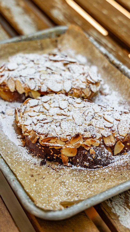 Lazy almond croissant exists and it’s called Bostock. All you do is slice up your day-old challah into thick pieces, soak them in syrup, spread on a creamy almond frangipane made with @organicvalley butter and eggs, sprinkle with sliced almonds, bake, dust with powdered sugar, and boom-your whole house smells like a French bakery. Honestly? I’d pick this over an almond croissant 10,000 times out of 10.

Full recipe is on my website BenGingi.com 
Challah recipe is in our cookbook EAT SMALL PLATES (out in a week from today, 9/9)

YASSS!

So which team are you? Bostock or Almond Croissant?