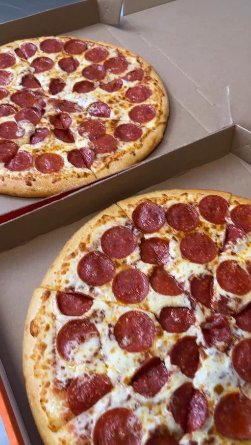 a magician never reveals its 2 large pizza secrets