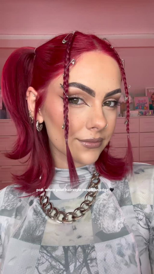 Day 21 - always loved adding an edge to my hairstyle tutorials 🧷 here's another favourite of a look I created a few years back! I kinda love my hair this length?! 

#MyTop31 #hairtutorial