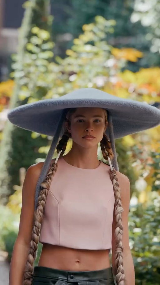 YUME YUME unveiled its SS26 Flora Fantasia collection at Museum Willet-Holthuysen, focusing on bold silhouettes and innovative materials. 

@yumeyume______ 

Powered by @keunehaircosmetics
@maccosmeticsnl @stgermaindrinks 

Join us later at the YUME YUME Cocktail Club at @tuftufamsterdam, powered by @greygoose.

Videography: @storiesbymoses
Team: @fatouthiamdogo

Production @burobabet

#AFW25 #YumeYume #Keunehaircosmetics @MACCosmeticsnl #MACbackstage