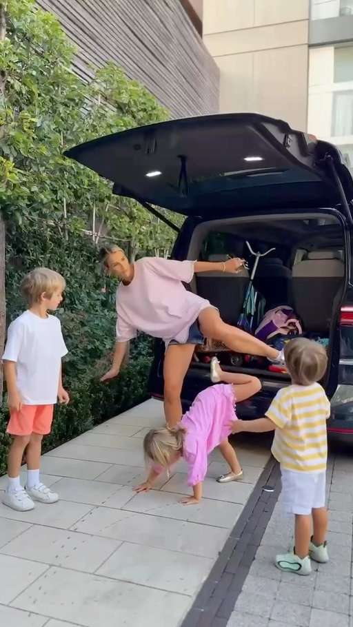 #AD Skate park run: boards, safety pads, snacks - in. The @volkswagen_cv Multivan does it all! Summers have never been better! 

#CoreMemoriesUnlocked #FamilyTourLifeMultiVan #VWCV